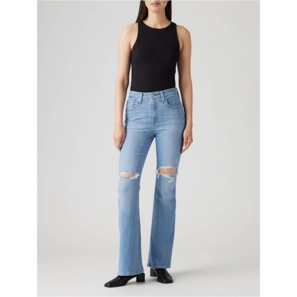 Levi’s 726 Flare in Light Distressed Wash High Rise Size 28